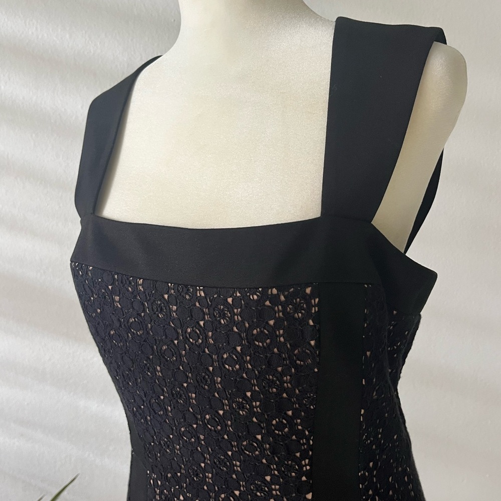 BCBG Noelle Dress, short, sleeveless, black/nude, Sz 8 - Picture 3 of 9